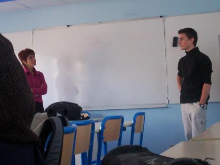 BRICE EN INTERROGATION PAR LA PROF D ANGLAIS !!!